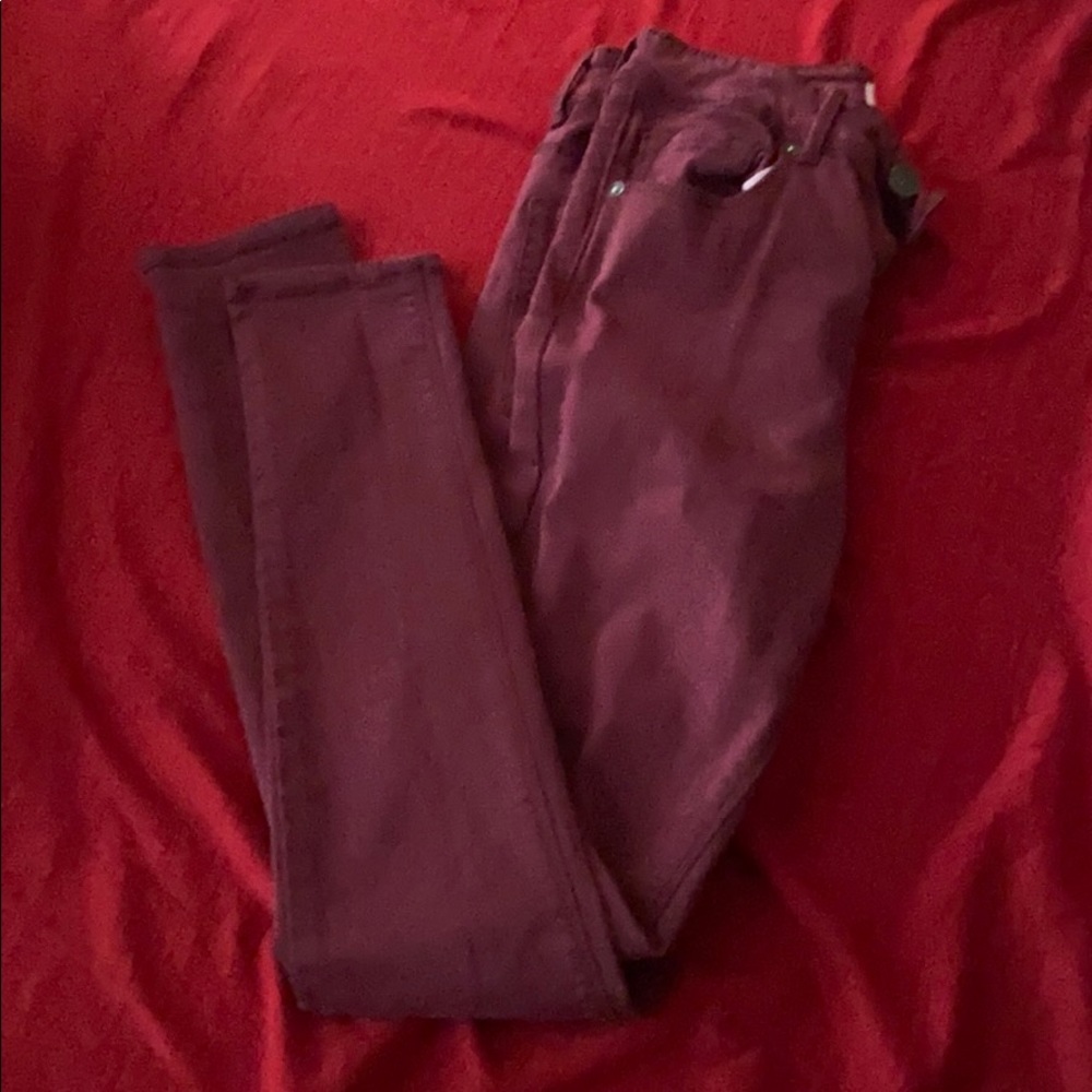 Bullhead maroon skinny jeans